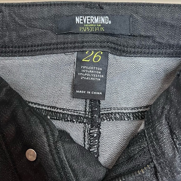 Nevermind Exclusively for Paper Fox Jeans 🔴 - Picture 6 of 10